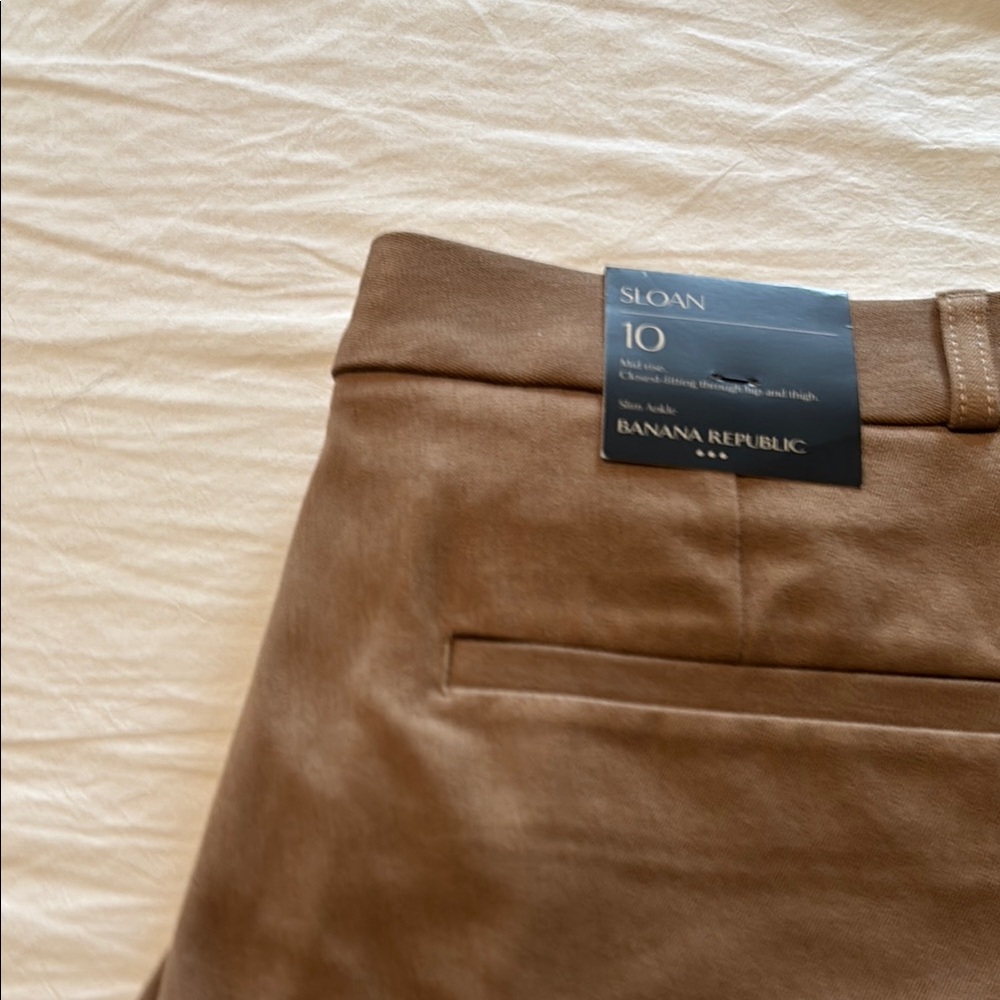 Banana Republic Tan Chinos Sleek High-Quality Design